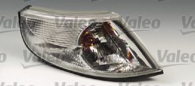 4960561