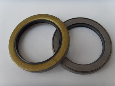 TOYOTA REAR WHEEL HUB OIL SEAL