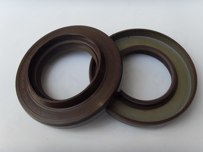 TOYOTA REAR WHEEL HUB OIL SEAL