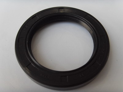 TOYOTA REAR WHEEL HUB OIL SEAL