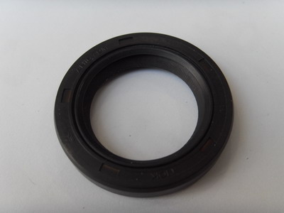 TOYOTA REAR WHEEL HUB OIL SEAL