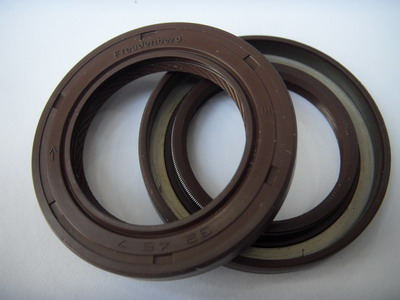 TOYOTA REAR WHEEL HUB OIL SEAL