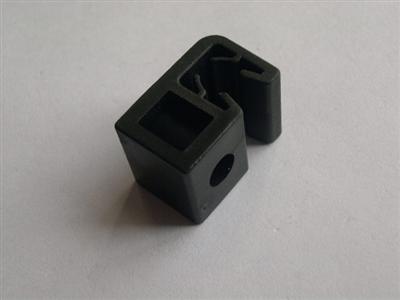 Plastic Pipe Clips  Product No. : BL443
