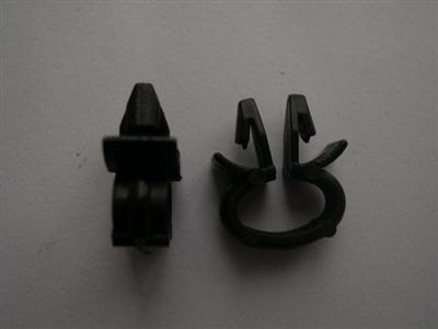 Plastic Pipe Clips  BL1636