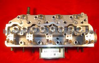 Cylinder Head Mitsubishi 4D56 MD185920 MD185926 MD109736 AMC908512