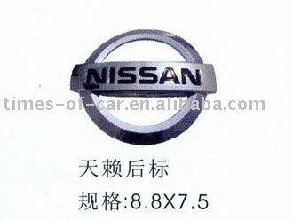 Nissan Tenna rear emblem