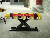 Automatic parking barrier and parking lock