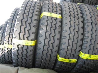 10. 00r20-16/ 18 Truck Tire