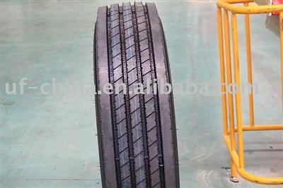 Radial truck tire (11R22.5)