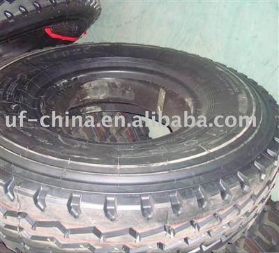 Radial truck tire (315/80R22.5)