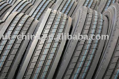 Radial truck tire 315/80R22.5