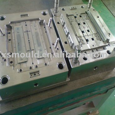 We are a plastic mould manufacturer