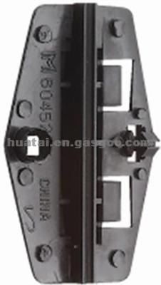 Front Door Glass Window Guide Retainer Sa125