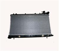 Aftermarket auto radiator, suitable for Ford, core measures 425 x 708 x 34