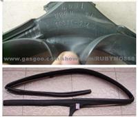 NISSAN D22 GLASS RUN RUBBER-Front 80330-2S400