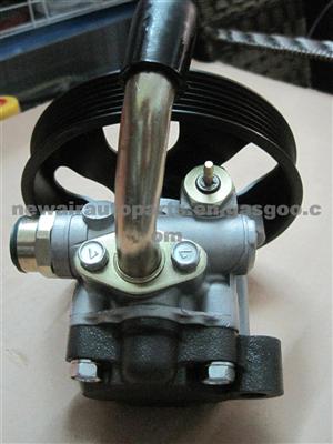 Mitsubishi L200 Power Steering Pump MR992871