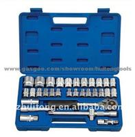 33-Piece Ratchet And Metric Socket And Tool Set