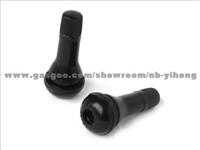 Passenger car tubeless snap-in tire valves TR413