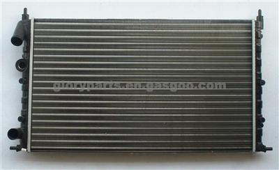 RENAULT 21 Auto Radiator 7700795175