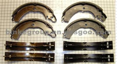 S778-1528 MITSUBISHI BRAKE SHOES OEM MR485499 MR586855