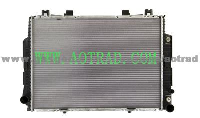 Auto Radiator For MERCEDES BENZ