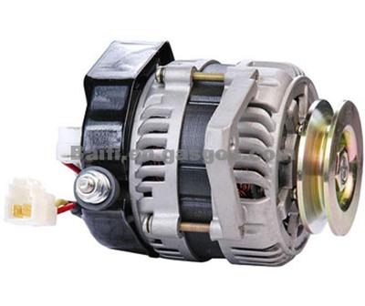 TOYOTA HIACE Alternator OE 27060-OL020,27060OL020