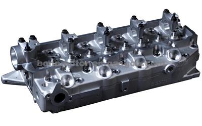 Cylinder Head Mitsubishi 4D56 MD185920 MD185926 MD109736 AMC908512