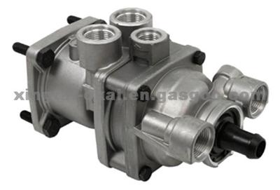 Mercedes Benz / Foot Valve / Wabco:4613192720 / 0044312505