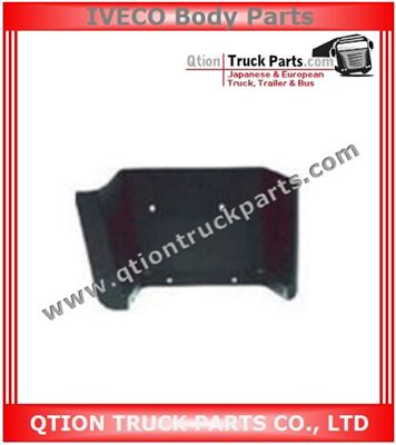 8142616, 500318230 RH IVECO Footboard Frame