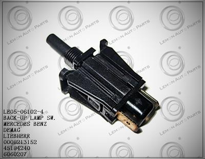 MERCEDES BENZ BACK-UP LAMP SWITCH 0008213152 45184240 6060207