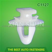 Push type retainer for automobile