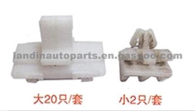 SIDE SKIRT FASTENER E W212 2014