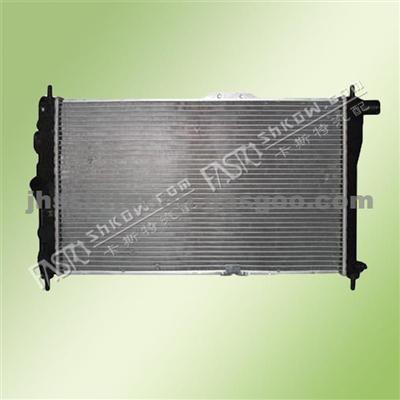 Radiator 1326996 1617340 1617341 For DAF Truck