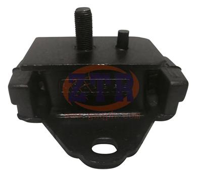 Auto Parts Engine Mount for Toyota Hilux KZN165R 12361-67020