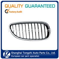 51137065702 Front Center Grille chrome E60