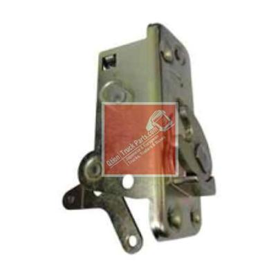 L: 3447207035, R: 3447207135 Door Lock Catch For Mercedes Trucks Cabin & Body Parts