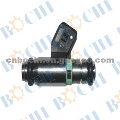 High Quality Auto Engine Parts Fuel Injector OE IWP095