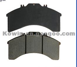 Auto Spare Part Replacing Brake Pads