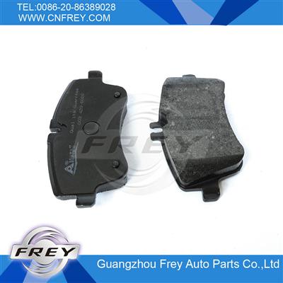 Brake Pad Set for W203 CL203 S203 OEM NO.0