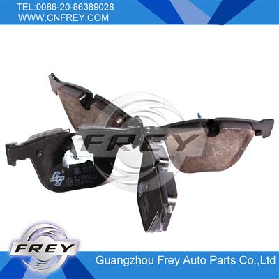 E82 E90 E60 E61 E63 E64 E65 E66 E67 X5 E70 X6 E71 E72 brake pad set OEM NO. 34216768471