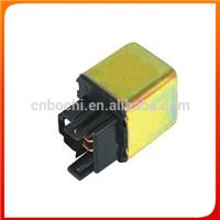 High Performance Small Size Auto Relay 95220-33100 with12V 3P