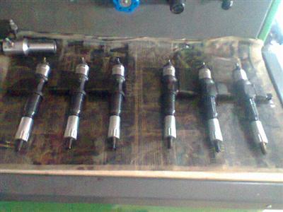 Buy Denso Common Rail Injector 095000-5471 For ISUZU HITACHI 8975297032