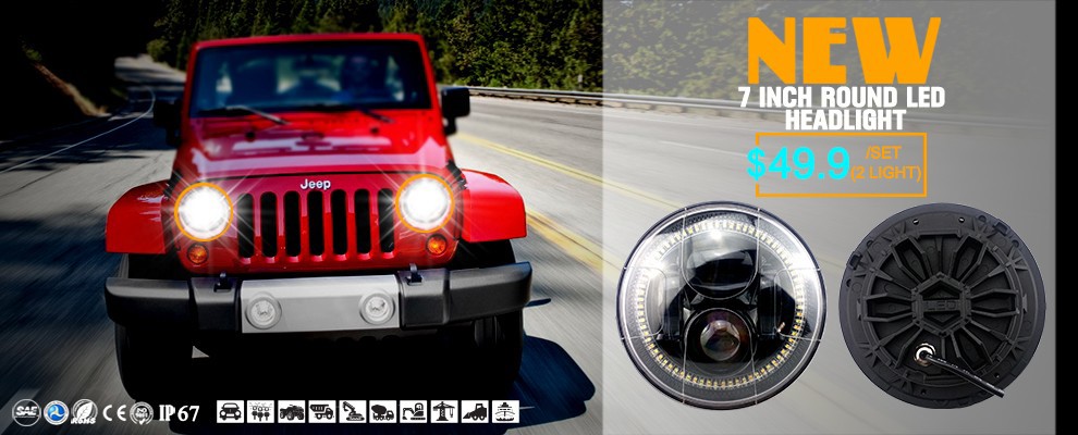 The horse head lamp 2 banners.jpg