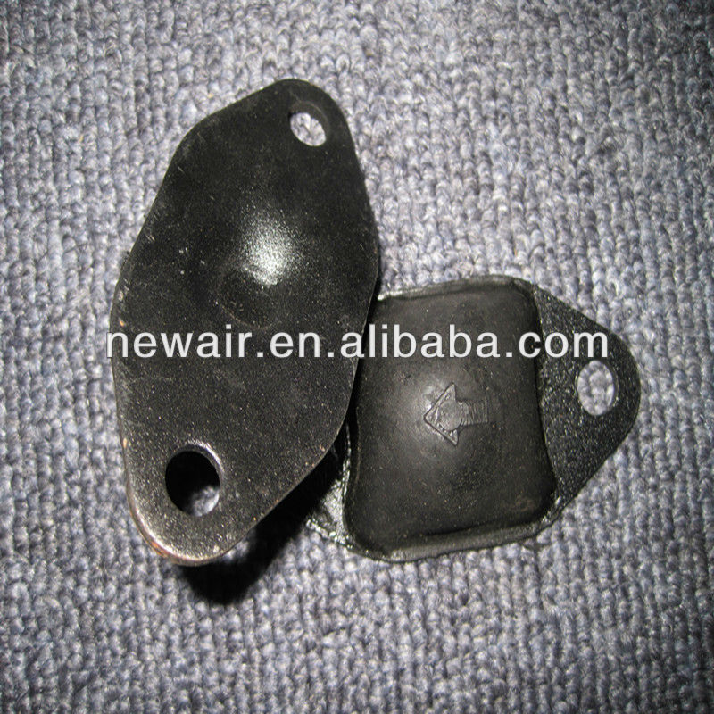 Mitsubishi Pajero Engine Mount MB672325 (2).jpg