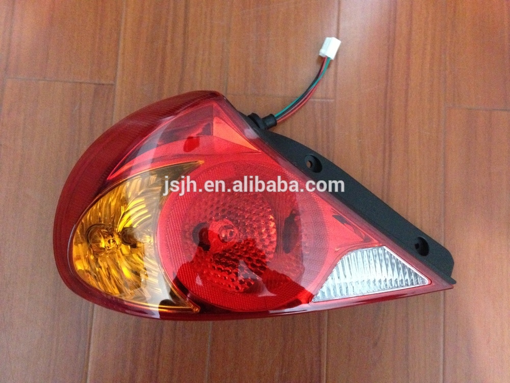 spectra 05 tail lamp (2).JPG