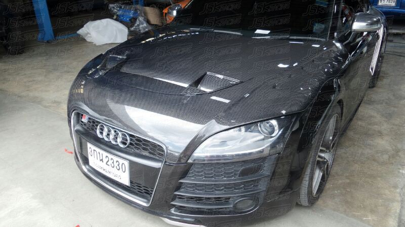 CARBON FIBER HOOD FOR 2008-2013 TT TTRS TTSDTM STYLE.jpg