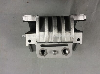 6582410113 6582410213 6582410013 heavy duty european truck engine parts engine mounts MB auto spare parts engine mounting.jpg